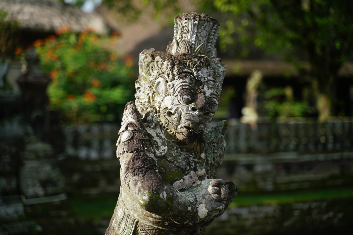 Wächterfigur vor Pura Taman Ayun auf Bali