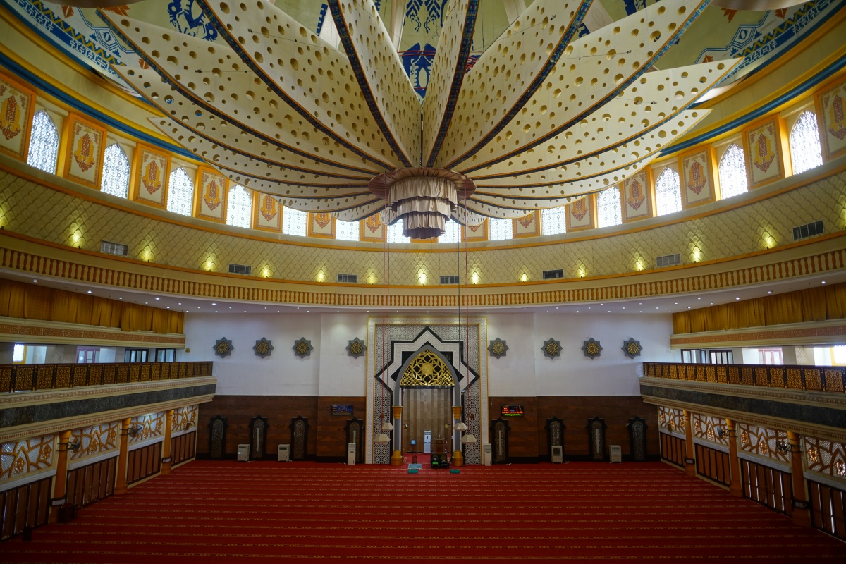 Islamic Centre Nusa Tenggara Barat (NTB) / Masjid Raya Hubbul Wathan / Masjid Bayan Beleq, innen, in Mataram auf Lombok