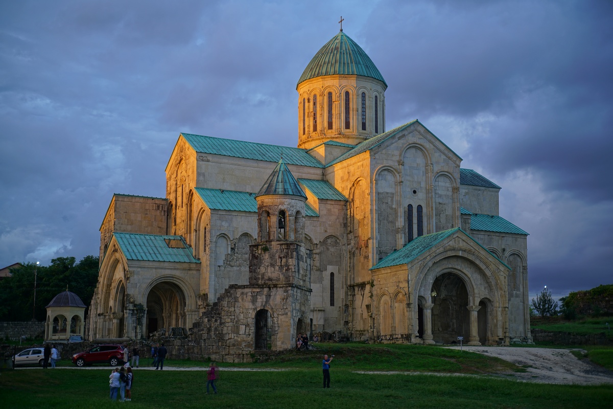Bagrati-Kathedrale im Abendlicht