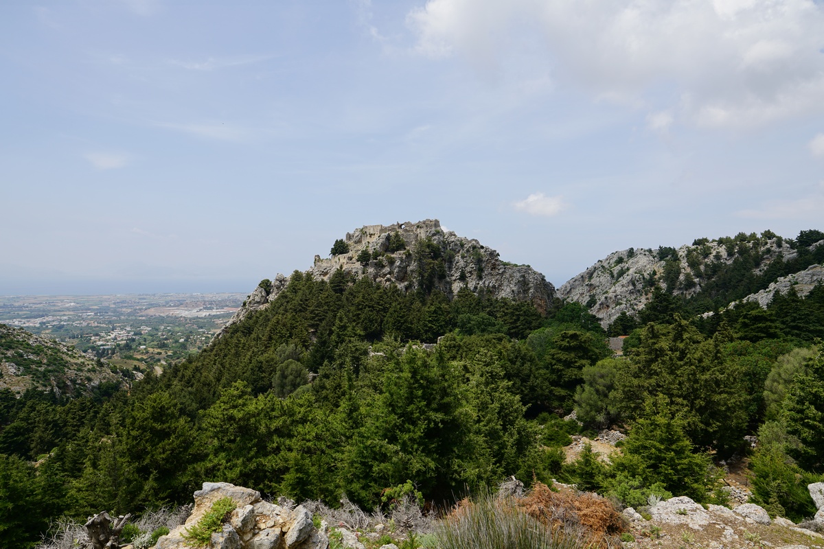 Berg mit der Festung oberhalb von Paleó Pylí auf Kos