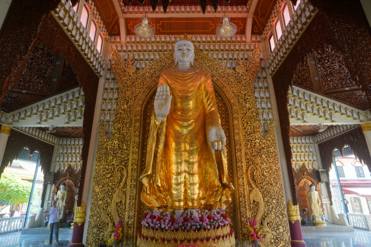 Buddha im Dhammikarama-Tempel in George Town auf Penang