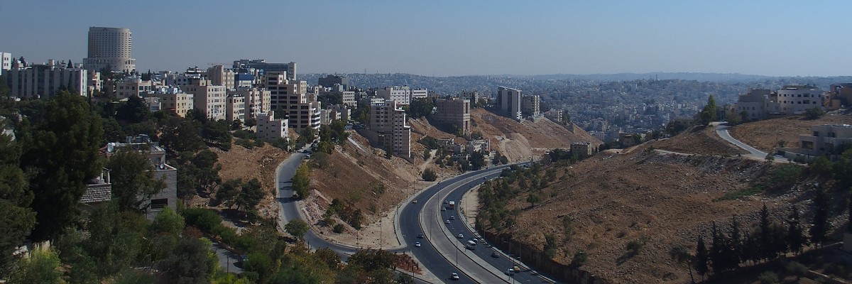 Blick von einer Brücke in Amman