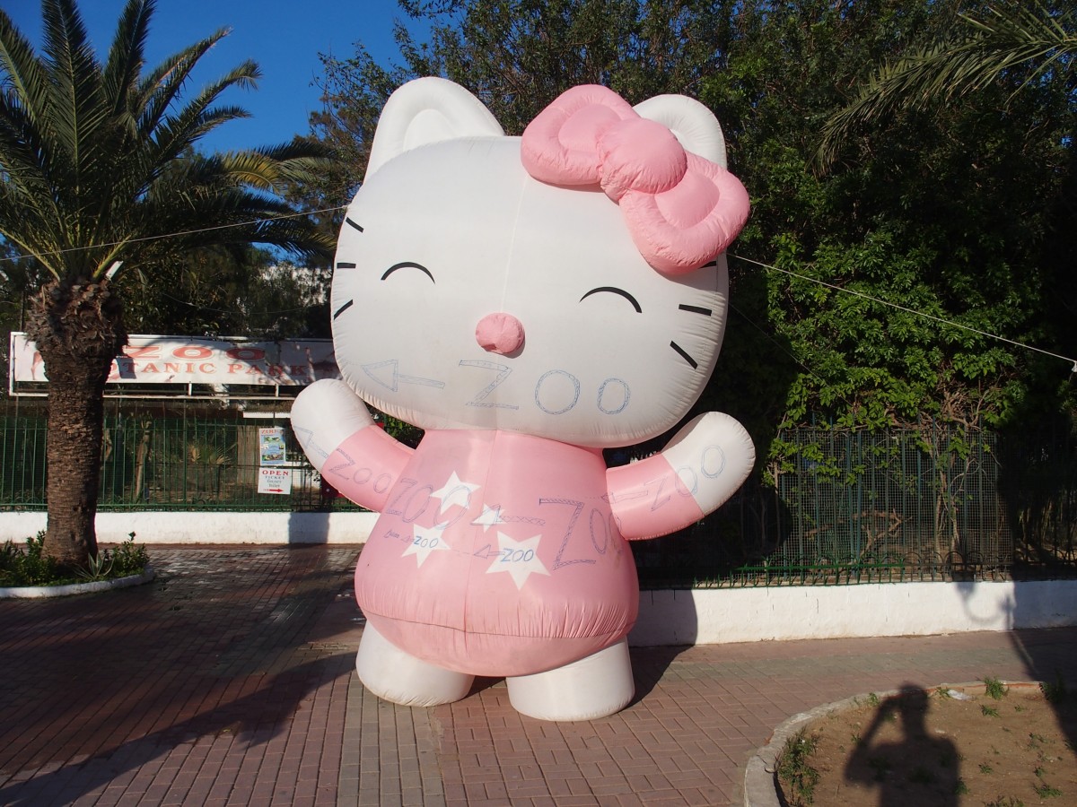 Hello-Kitty-Wegweiser zum Zoo