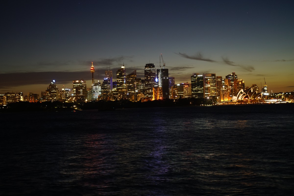 Skyline von Sydney in der Dämmerung