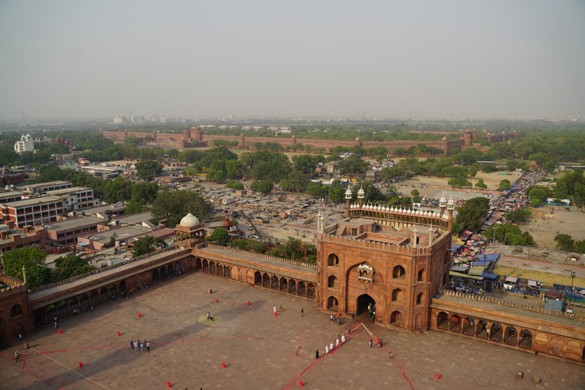 Jama-Masjid-Osttor und Rotes Fort