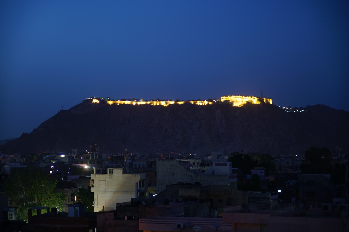 Nahargarh Fort in Jaipur bei Nacht
