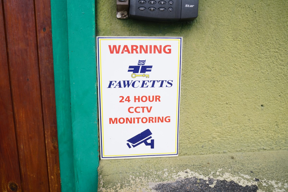 Schild: 24-Stunden-Videoüberwachung