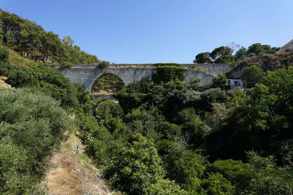 Venetianisches Aquädukt von Spilia