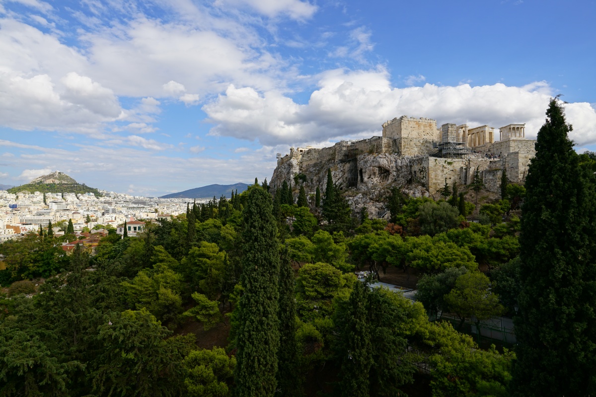 Akropolis vom Areopagus-Hügel, links der Lykabettus