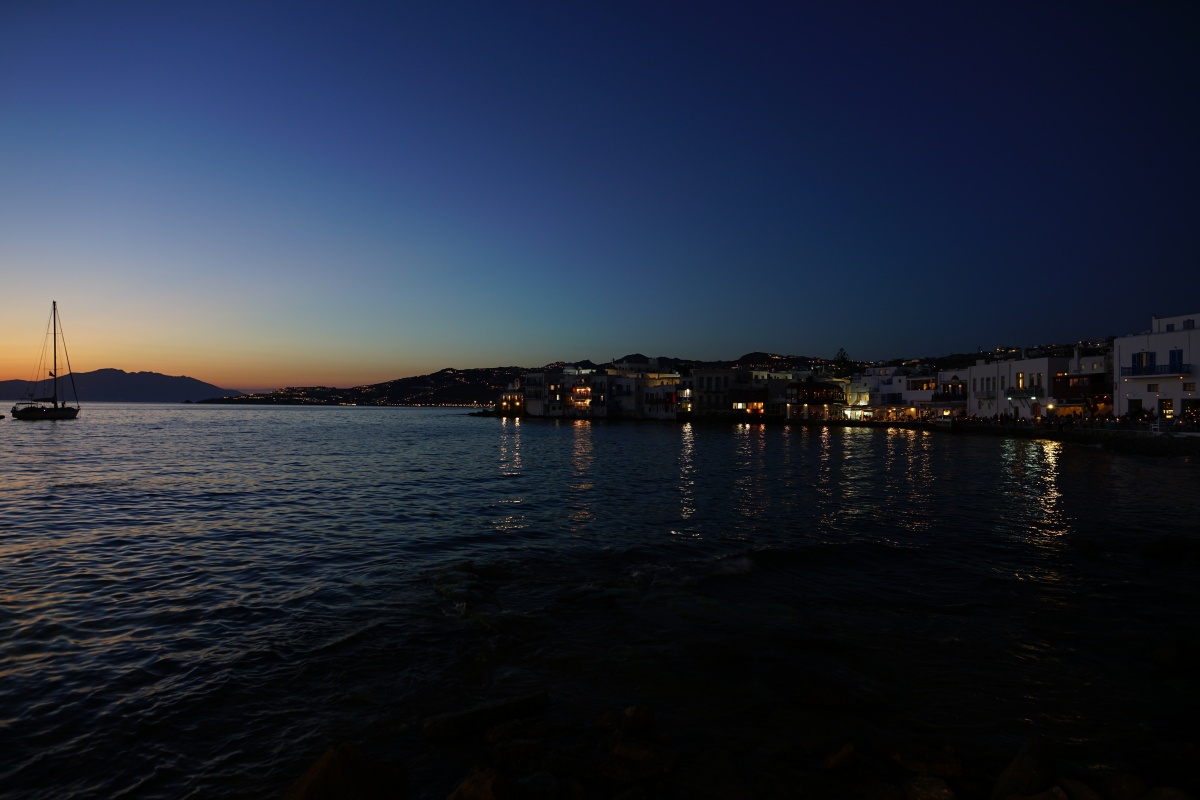 „Klein-Venedig“ von Mykonos-Stadt in der Blauen Stunde