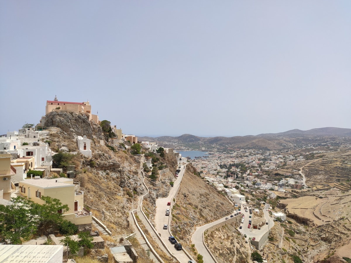 Blick von Ano Syros auf Ermoupoli