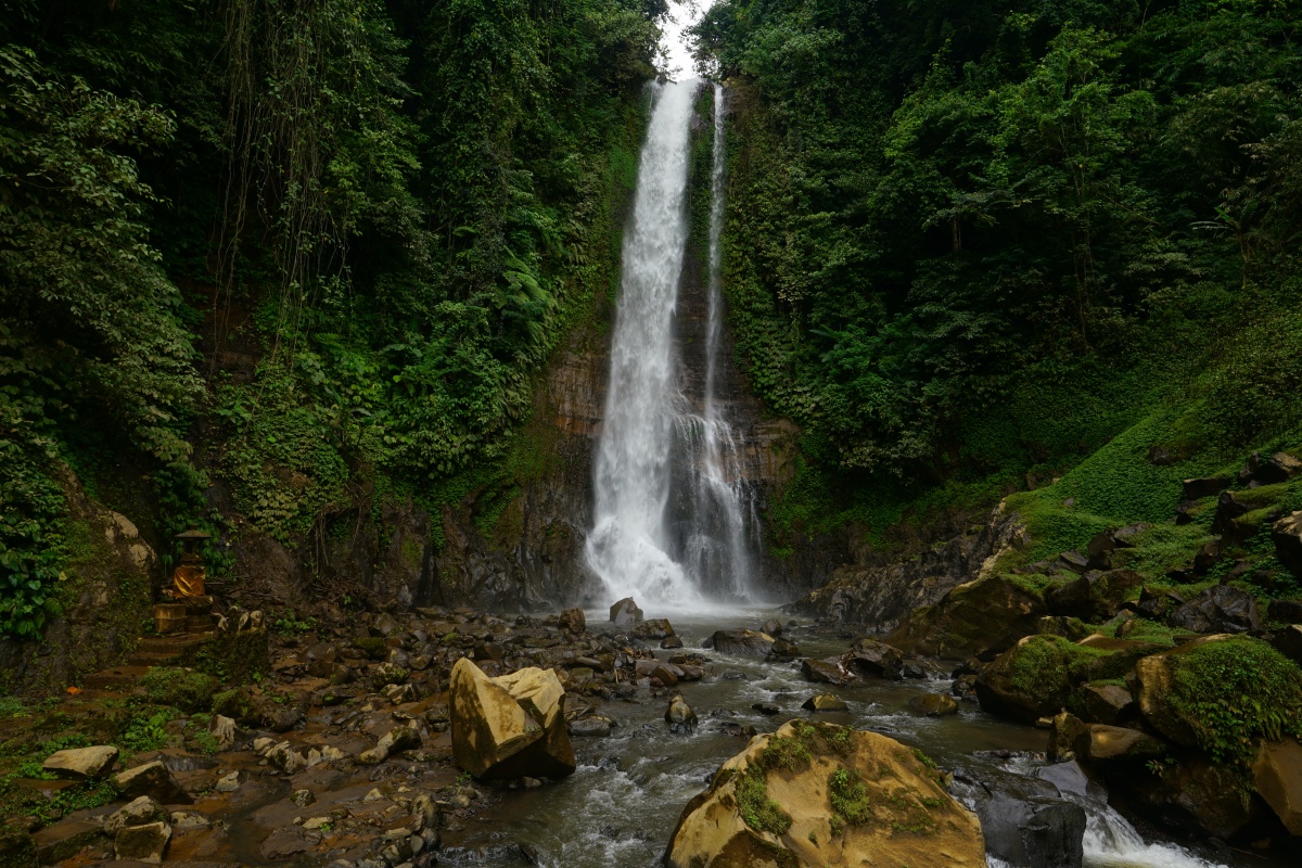 Git-Git-Zwillingswasserfälle auf Bali
