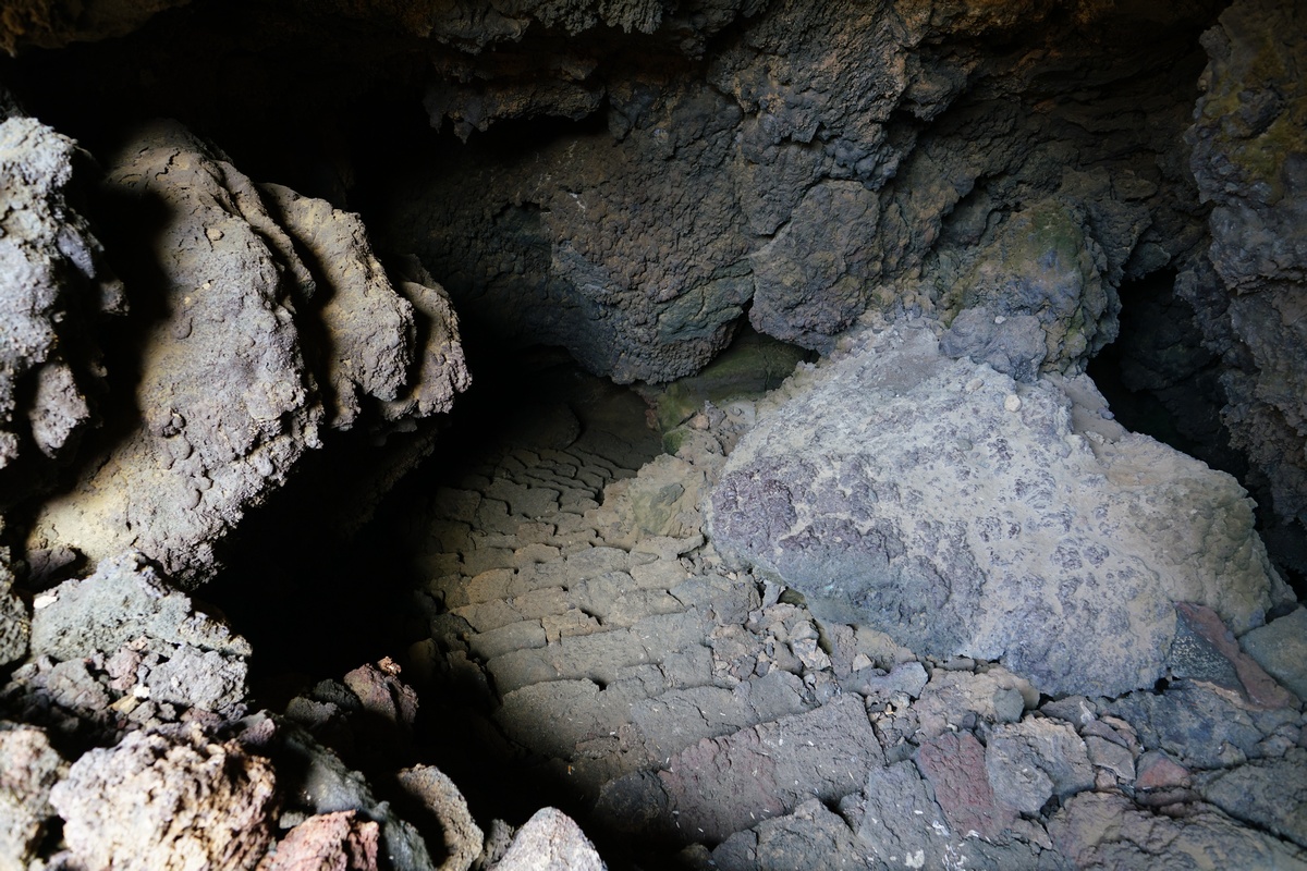 Cueva del Acantilado (Tubo Vólcanico Faro) beim Leuchtturm von Orchilla auf El Hierro