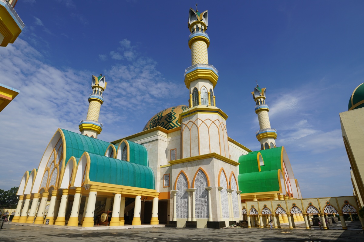 Islamic Centre Nusa Tenggara Barat (NTB) / Masjid Raya Hubbul Wathan / Masjid Bayan Beleq, außen, in Mataram auf Lombok