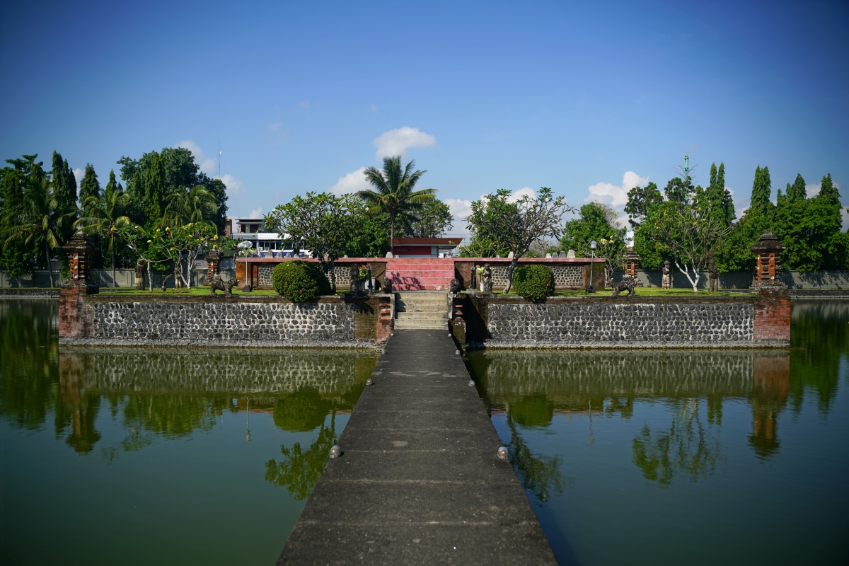 Mayura-Park-Insel in Mataram auf Lombok ohne den im Mai 2022 weggewehten Wasserpalast