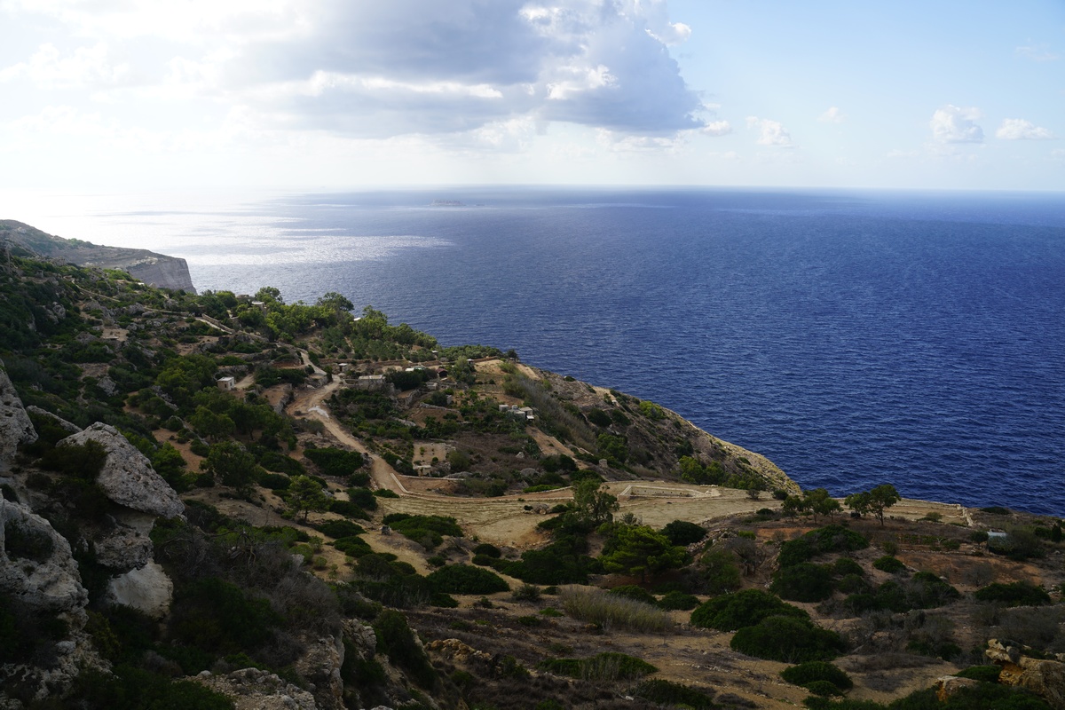 Blick die Dingli-Klippen auf Malta hinab