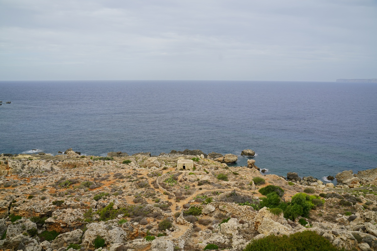 Südwestküste Maltas, hinten rechts Gozo