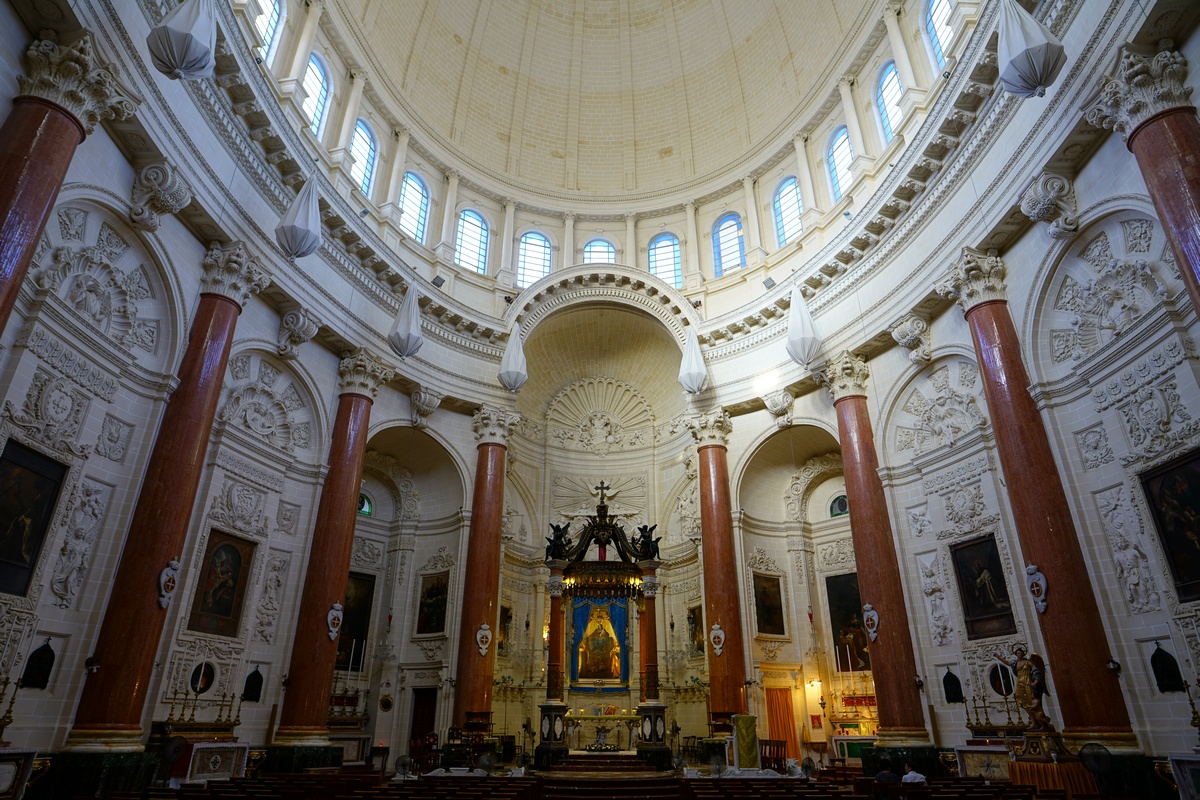 In der Karmelitenkirche (Heiligtum Unserer Lieben Frau vom Berge Karmel, maltesisch Bażilika Santwarju tal-Madonna tal-Karmnu) in Maltas Hauptstadt Valletta