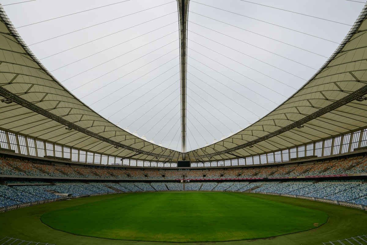 Blick auf Spielfeld im Moses-Madhiba-Stadion