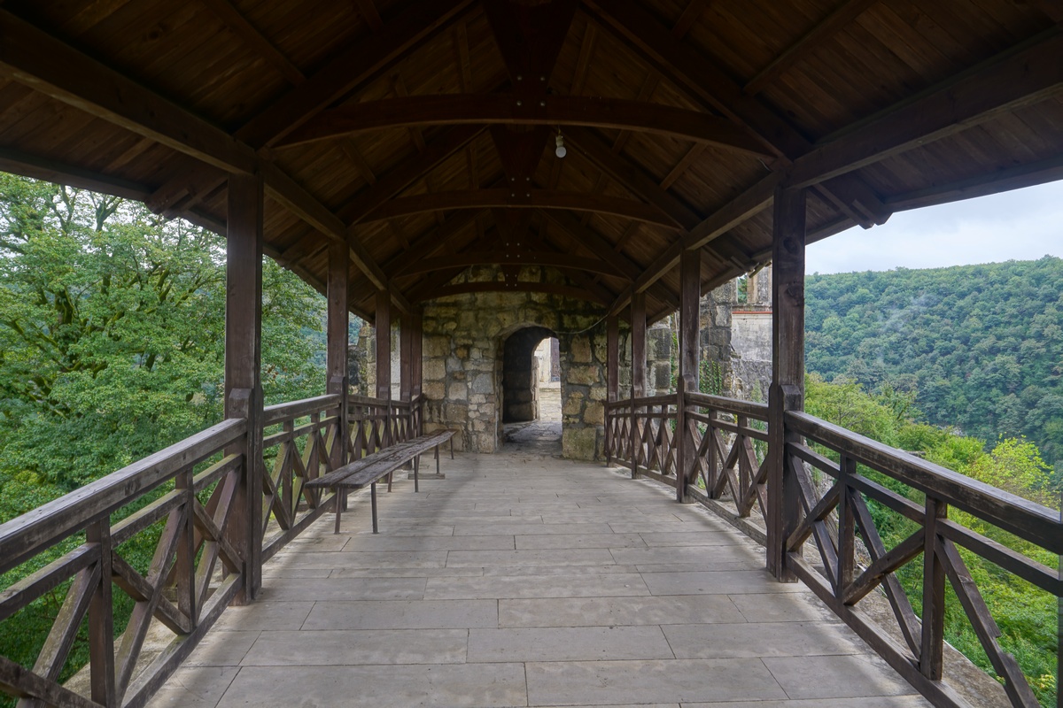 Brücke am Eingang des Mozameta-Klosters bei Kutaissi