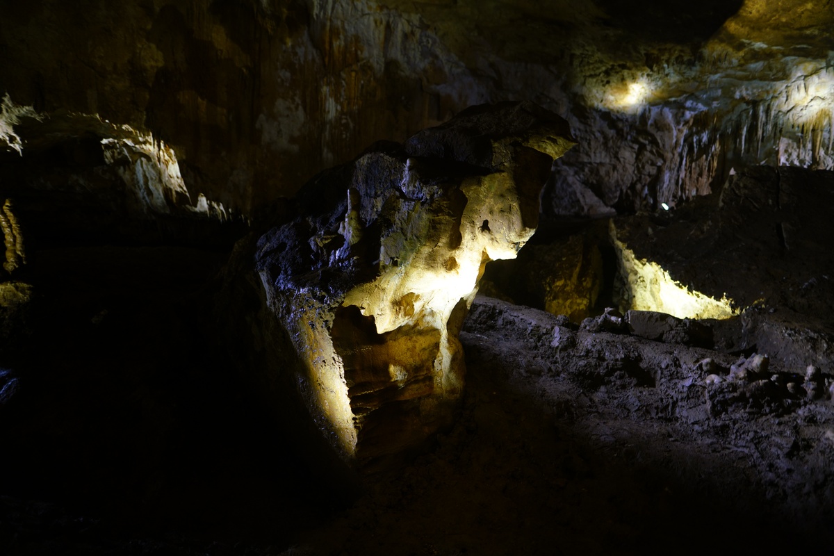 Medea-Halle der Prometeus-Höhle, mit der Elefant genannten Formation