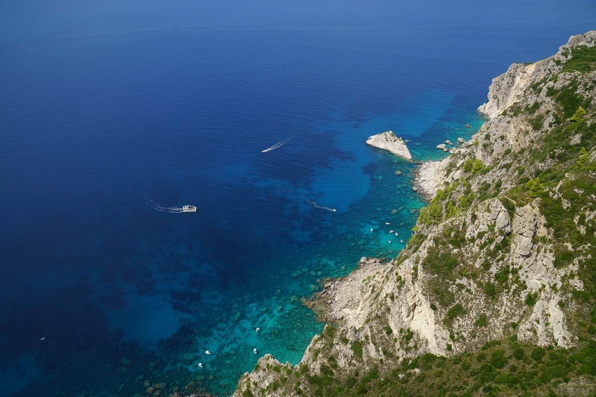 Blick vom Angelókastro auf die Küste Korfus nördlich davon