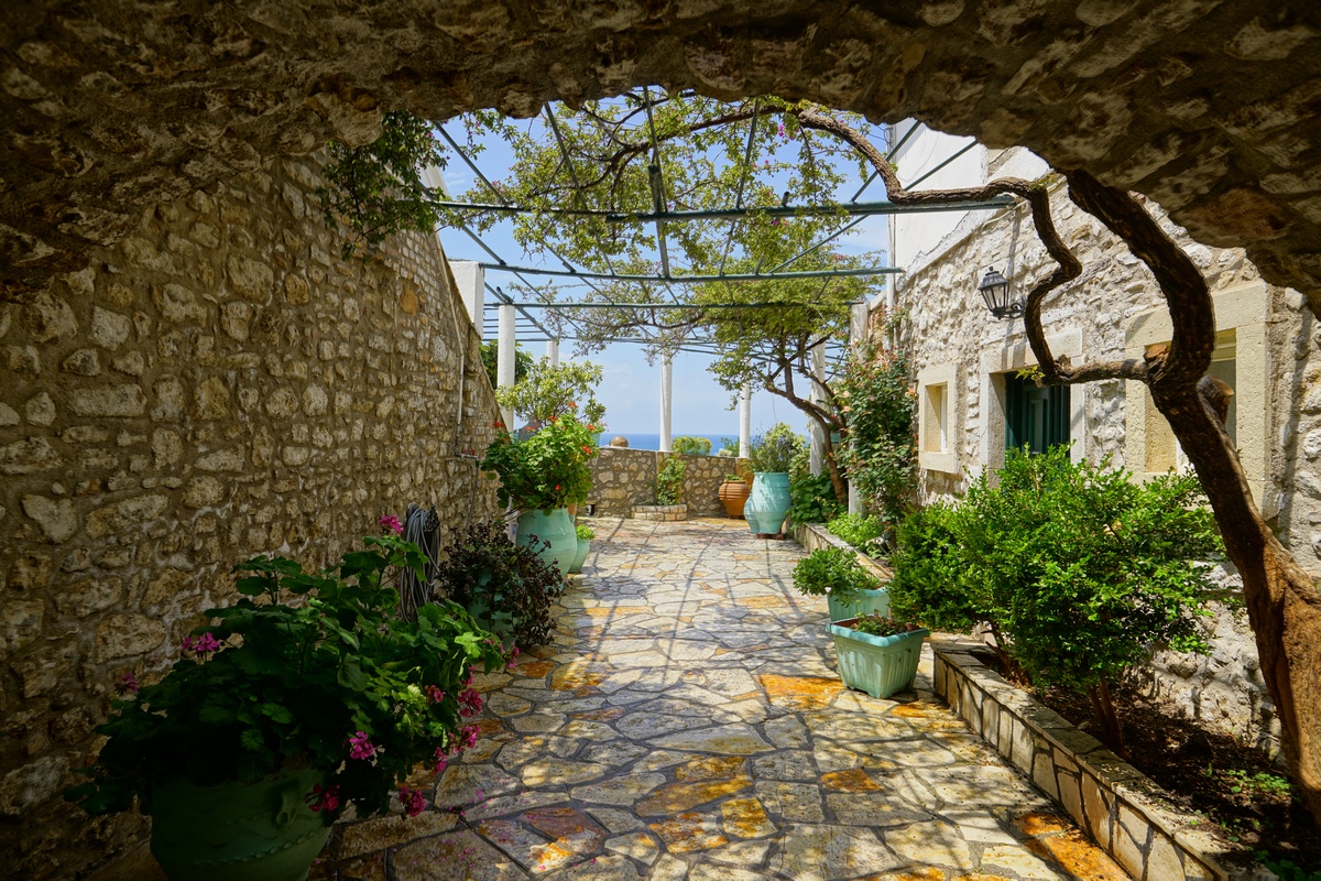 Im Kloster Paleokastrítsa auf Korfu