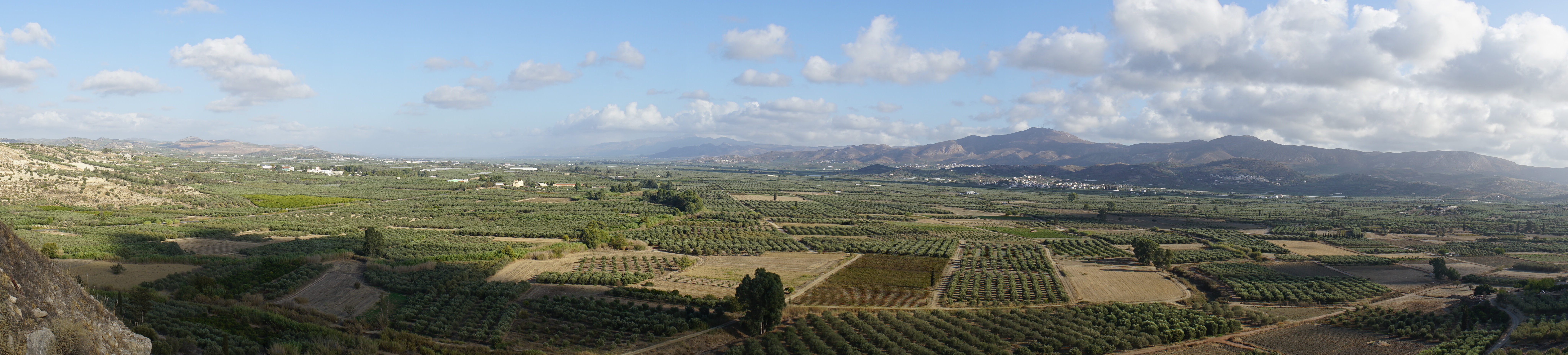 Panorama von Phaistós auf die Messará-Ebene auf Kreta