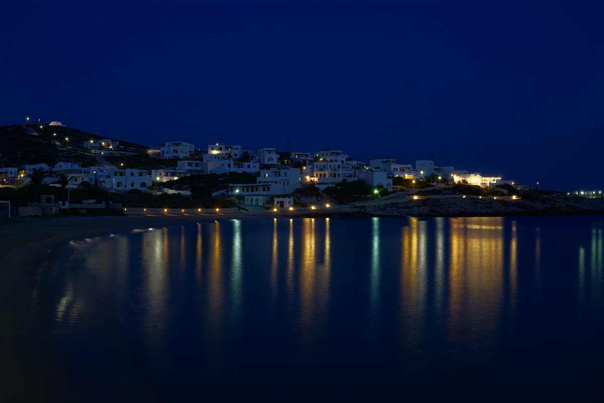 Südlicher Teil von Ágios Stavrós (Kámbos, Donoúsa-Ort) auf Donoúsa in der Blauen Stunde