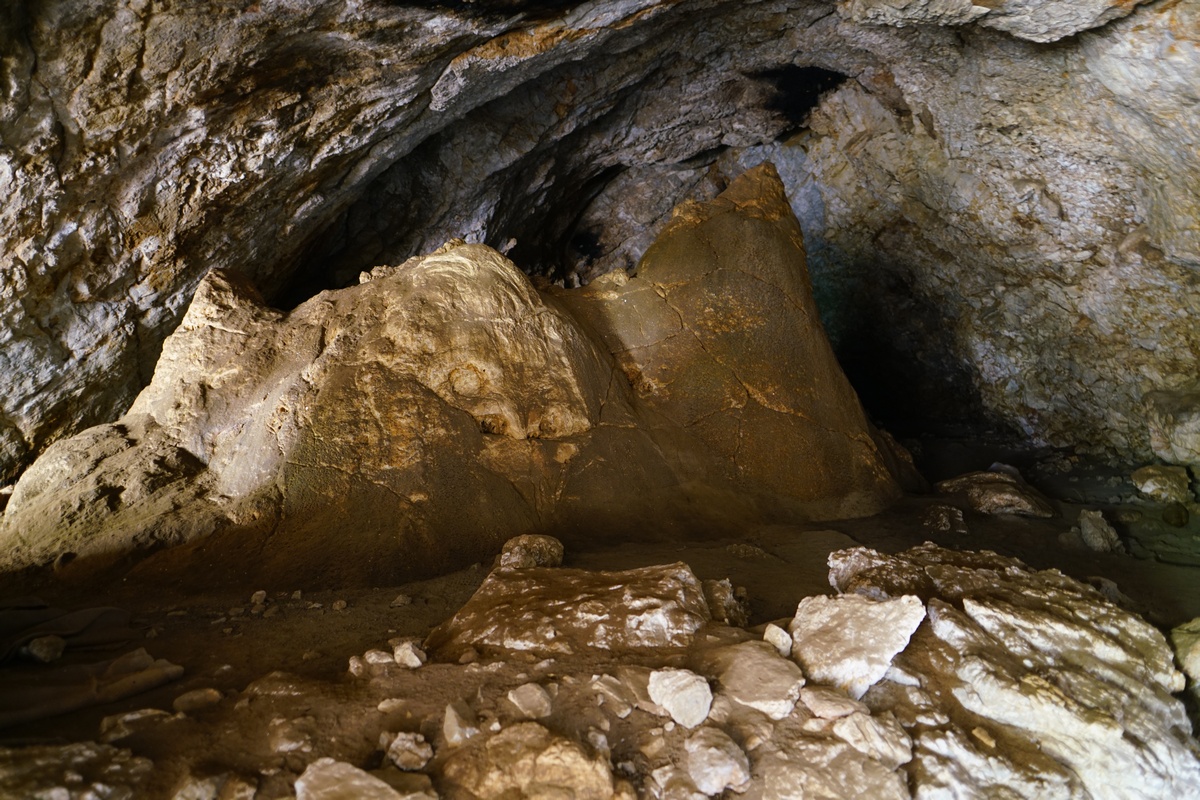 Kyklopen-Höhle auf Irakliá
