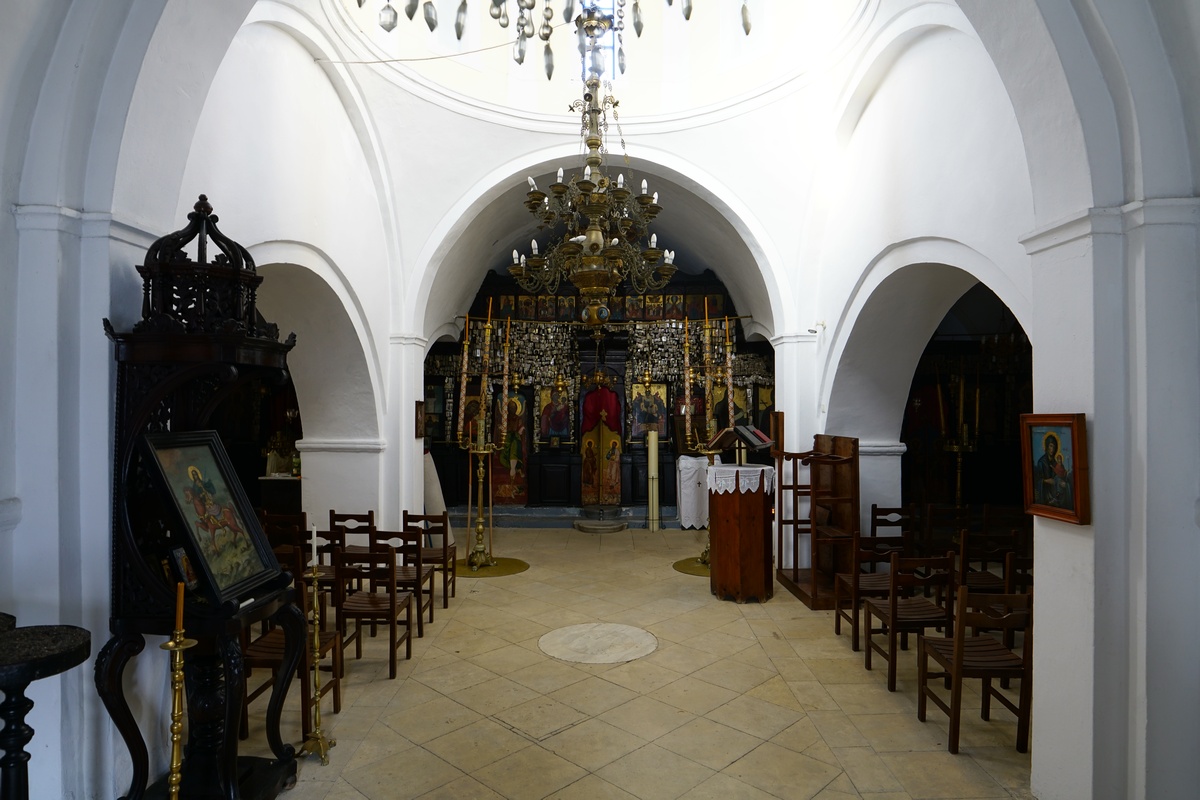 In der Kirche Ágios Artémios auf Santoríni-Thíra