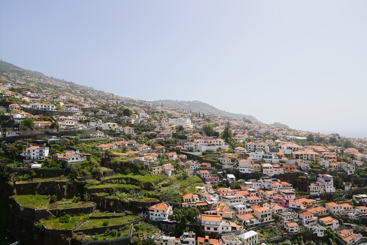 Blick von der Madeira-Seilbahn nach Osten auf Funchal