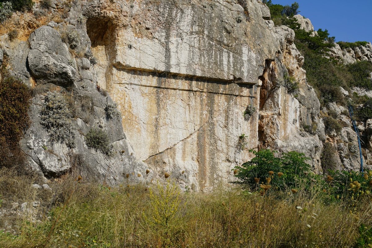 „Lykisches“ Grab in Kámiros Skála auf Rhodos