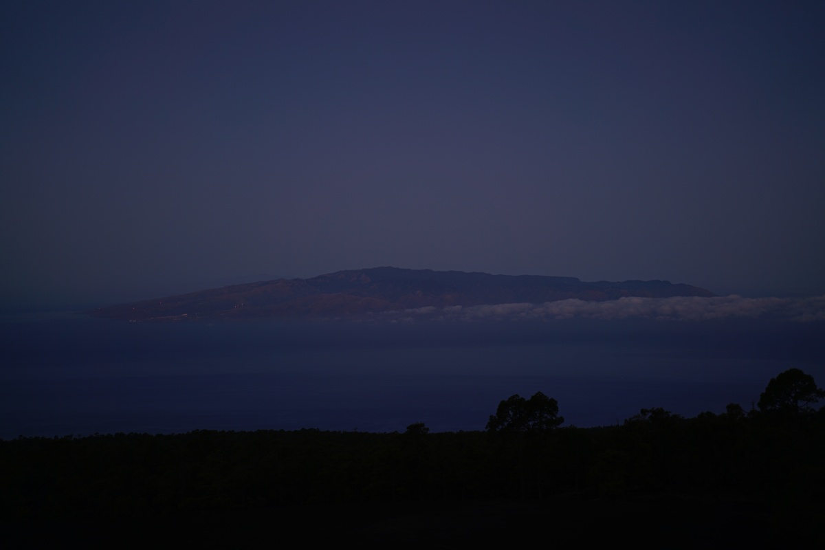 La Gomera vor Sonnenaufgang, gesehen von Teneriffa aus