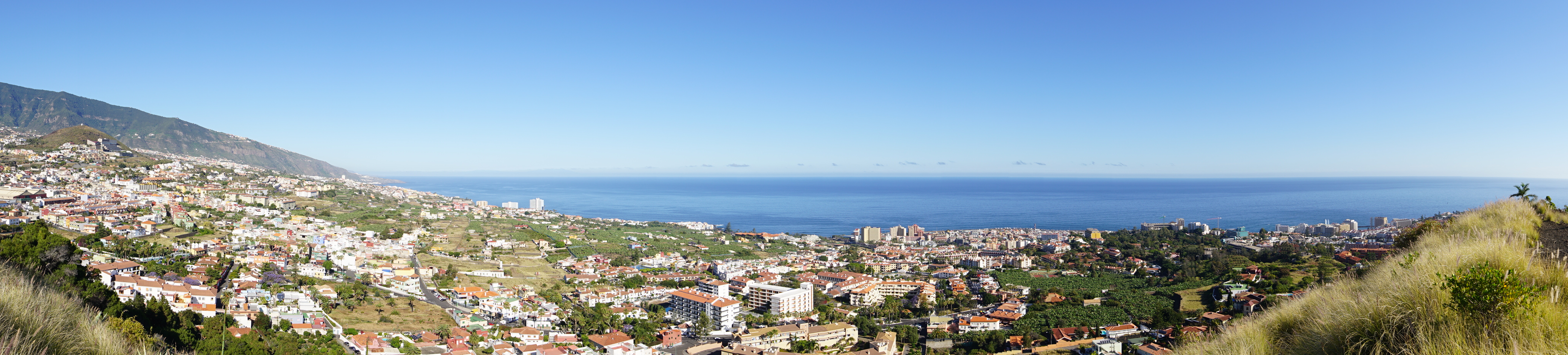 Panorama von Puerto de la Cruz, vom Hügel des Hotels Las Águilas affiliated by Meliá auf Teneriffa