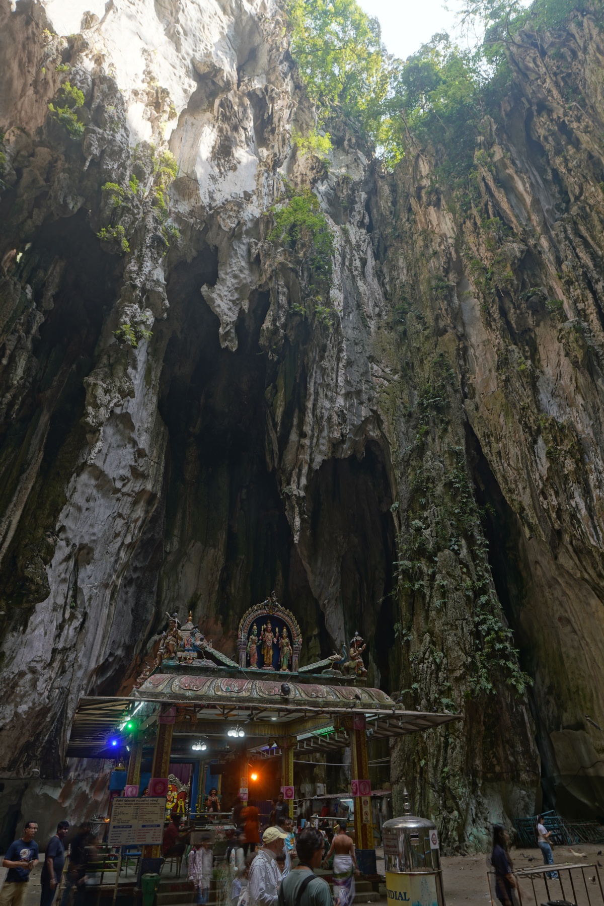 Sri Murugan Swami in den Batu-Höhlen bei Kuala Lumpur