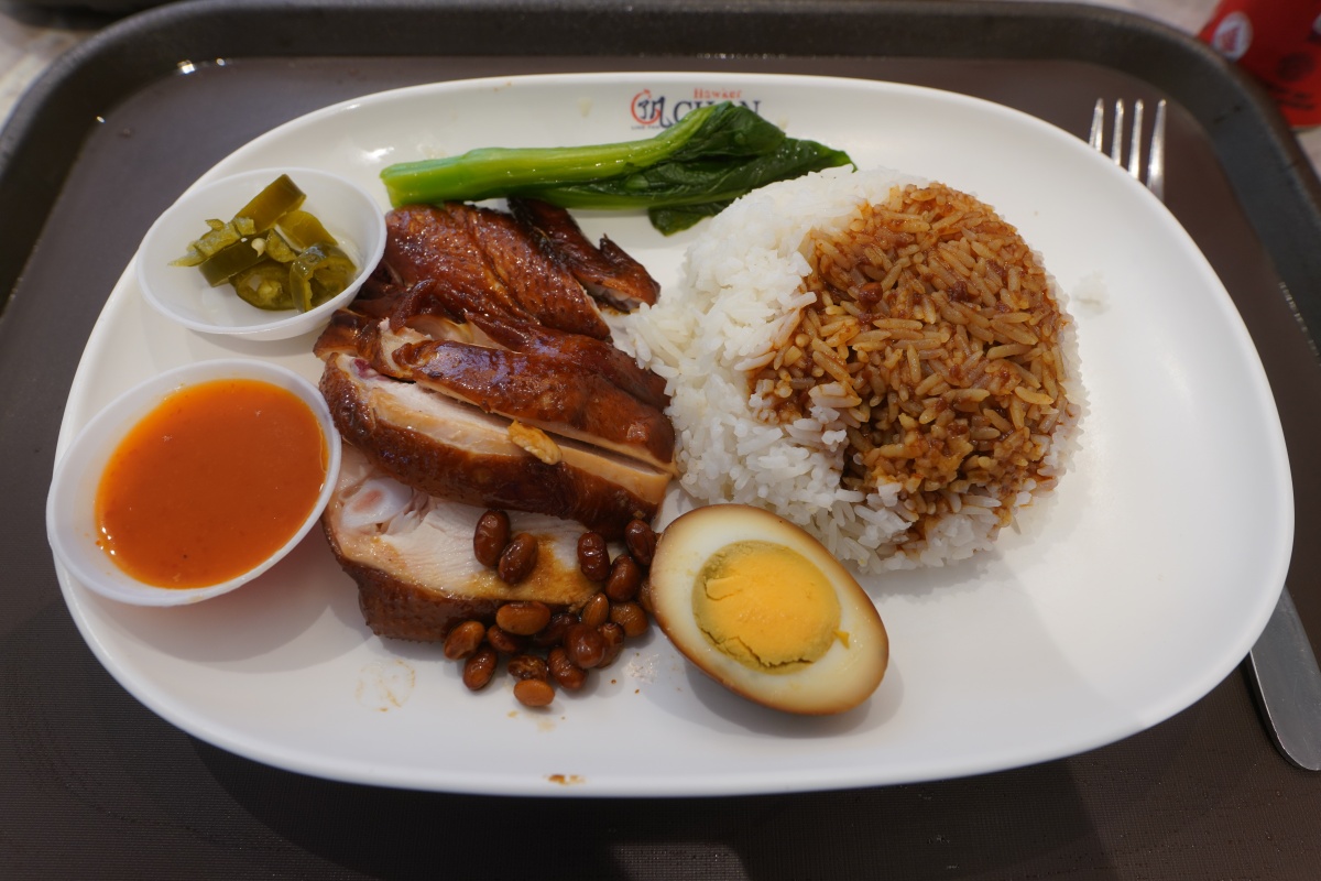 Soya Sauce Chicken Rice bei Hawker Chan in der Smith Street in Singapur