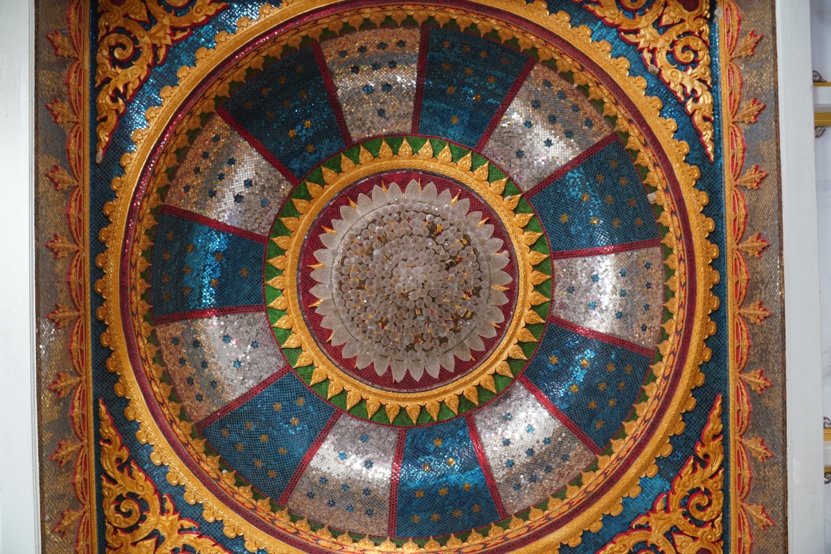 Decke des Ubosots von Wat Chalong