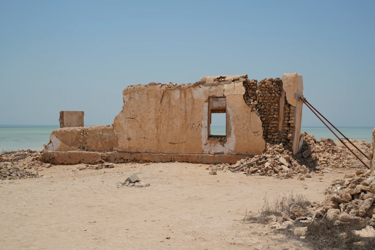 Zerfallenes Haus in Al Jumail