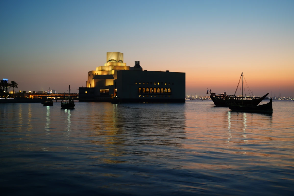 Museum für Islamische Kunst in Doha kurz nach Sonnenuntergang