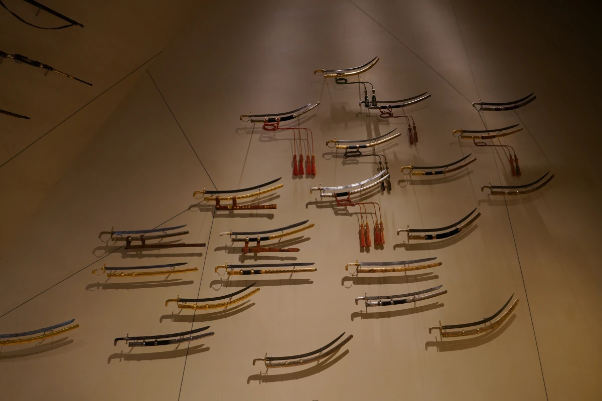 Golfschwerter im Nationalmuseum von Katar
