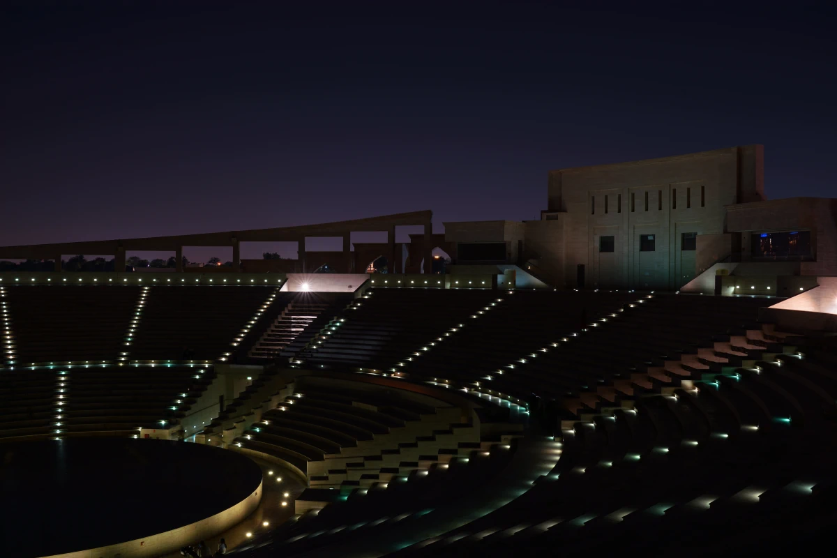 Amphitheater von Katara Cultural Village bei Nacht