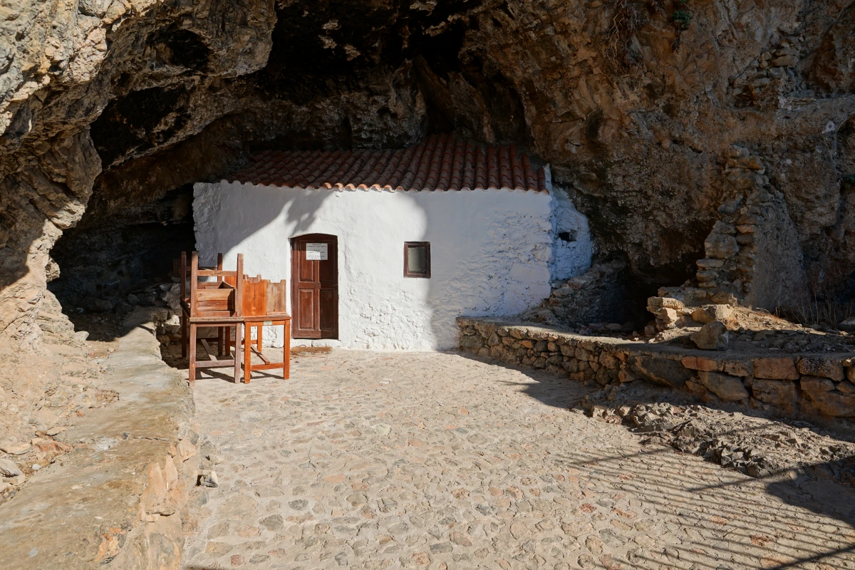 Höhlenkirche Ágios Andónios in Chóra Sfakíon