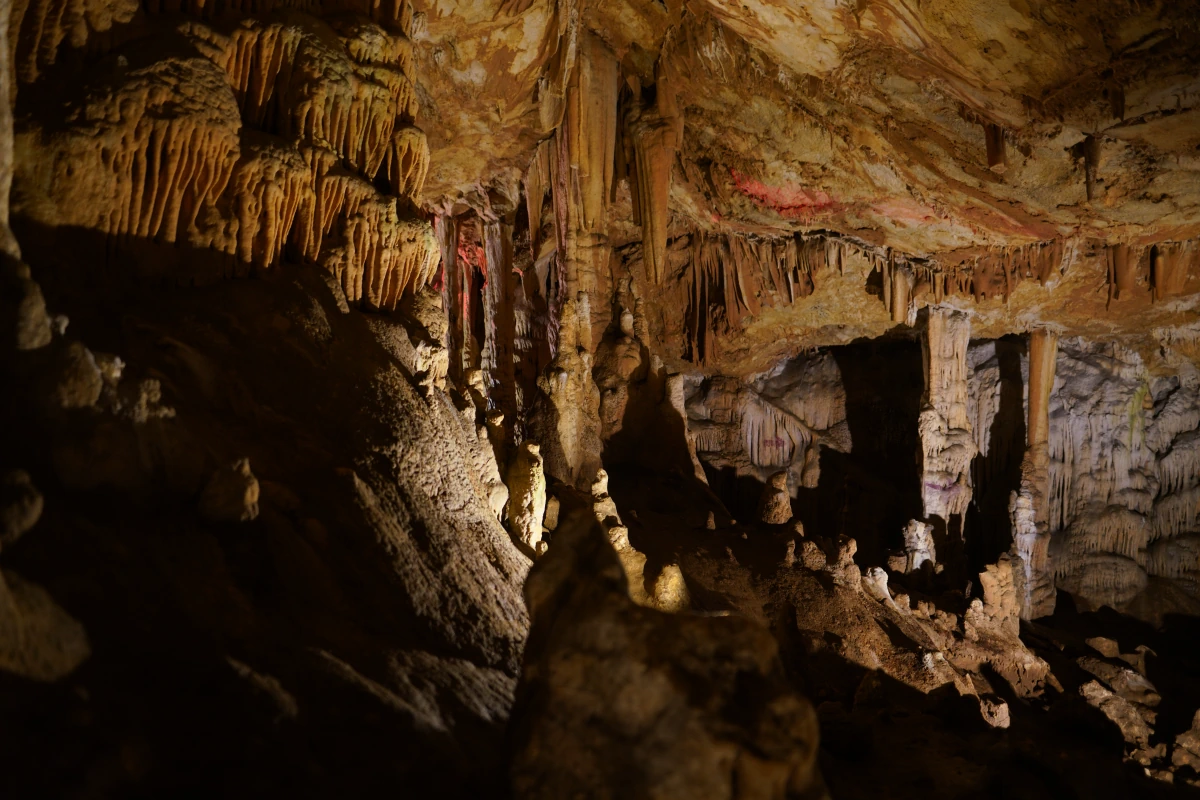 Diese Formation in der Sfendóni-Tropfsteinhöhle auf Kreta wird wegen der vielen Säulen als „Der Palast“ bezeichnet