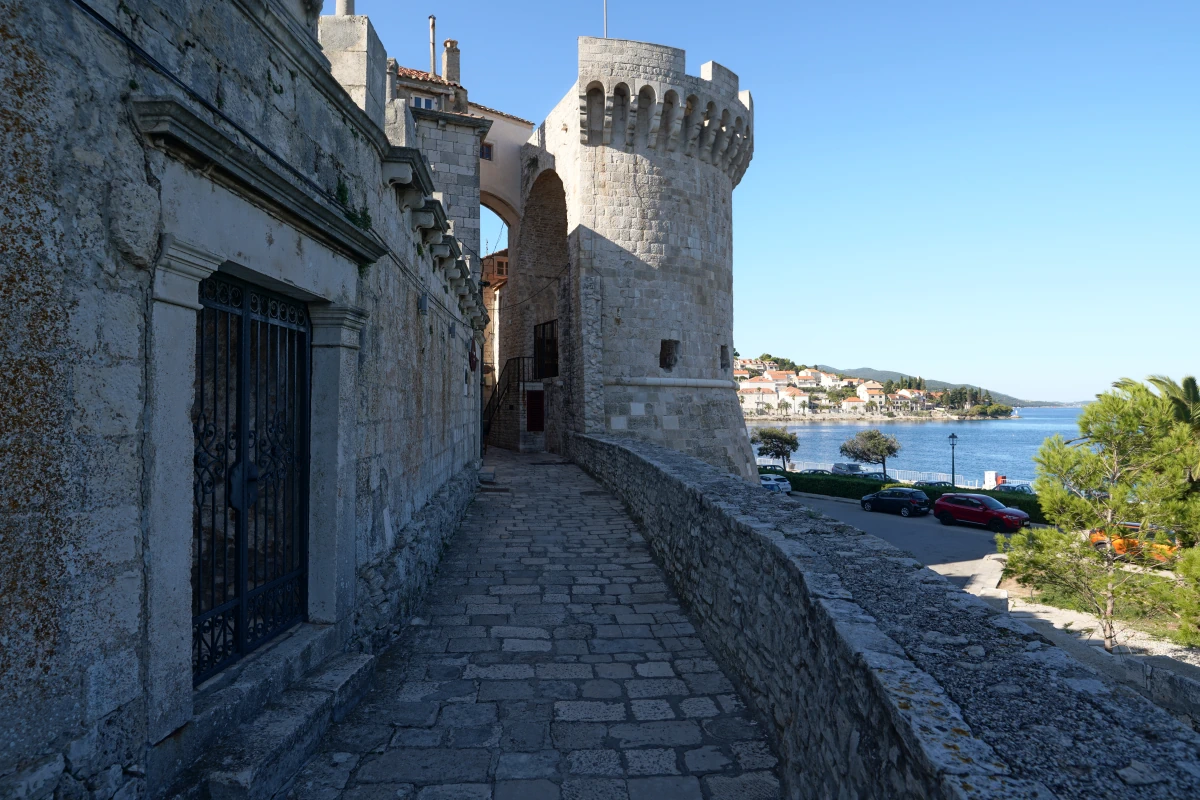 Kanavelić- oder Bokar-Turm (Utvrda Kanavelić, Kula Bokar) in Korčula-Stadt