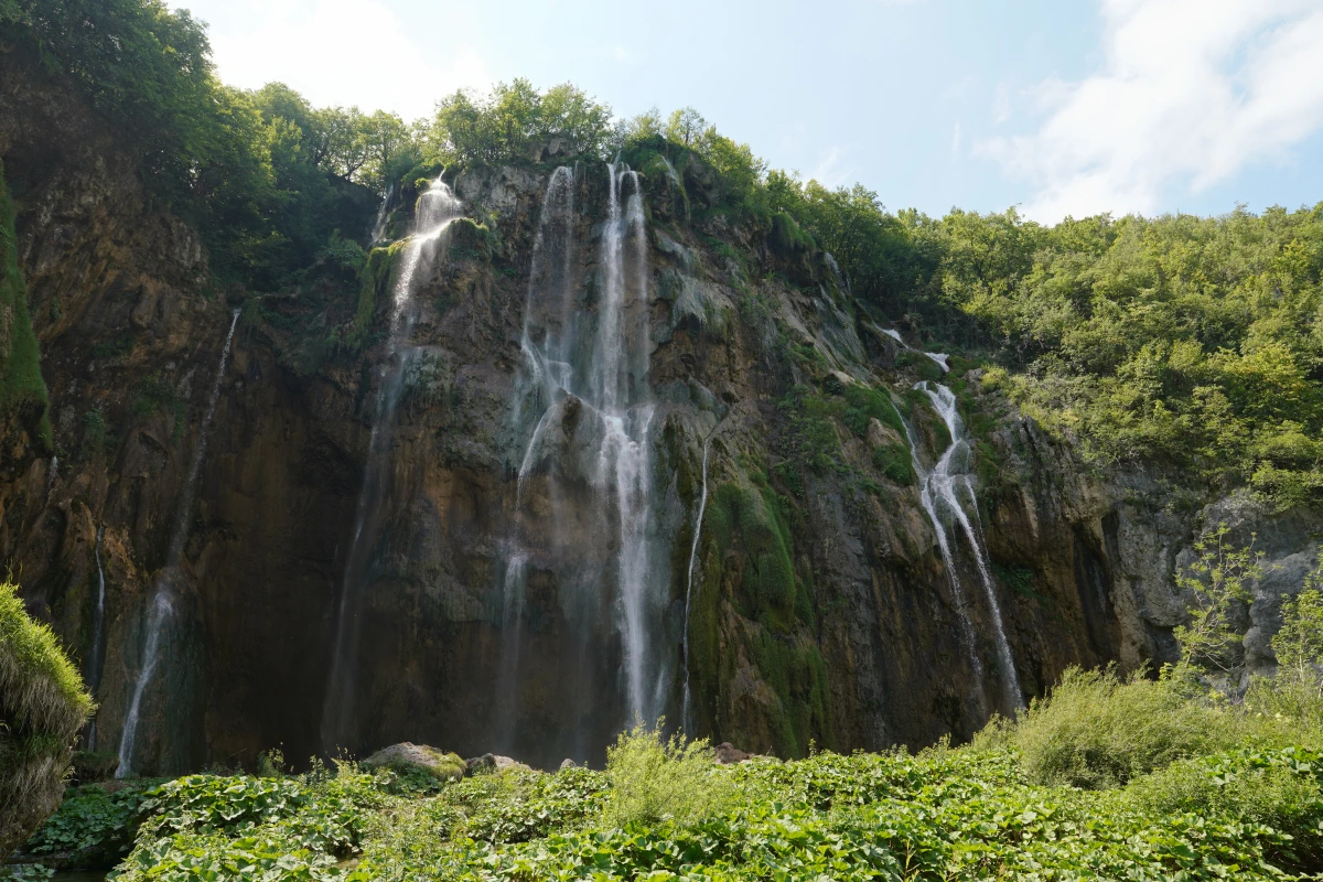 Wasserfall Veliki Slap vom Aussichtspunkt direkt darunter