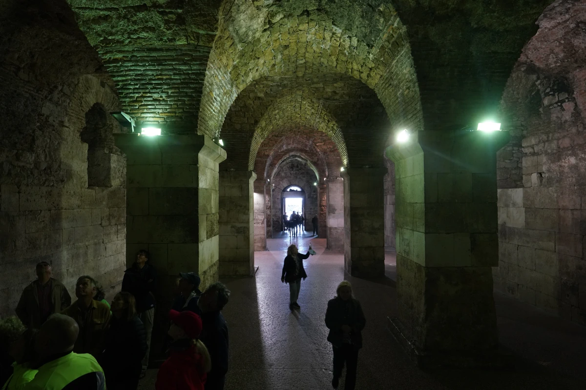 Gewölbe des Diokletianspalasts in Split