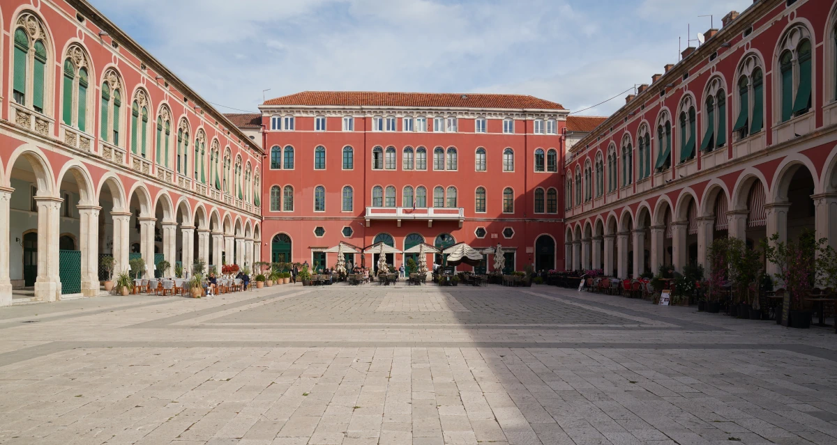 Platz der Republik (Trg Republike, Prokurative) in Split