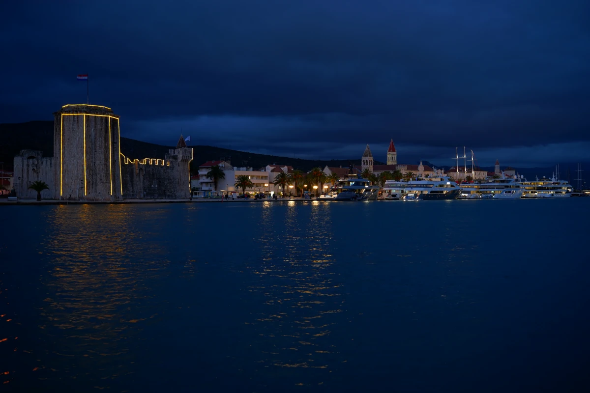Trogir in der Blauen Stunde
