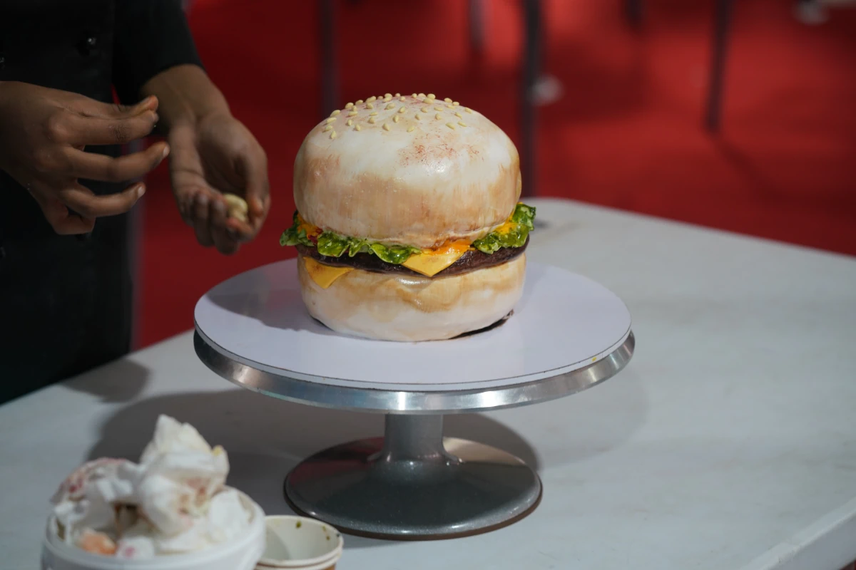 Burgertorte auf dem 8. Food-Show-Festival von Hulhumalé